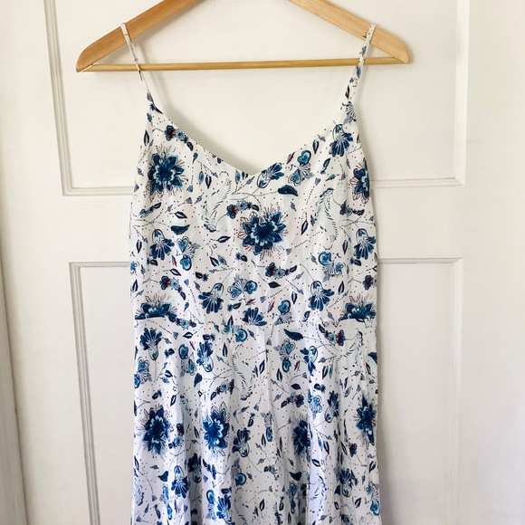 GAP Fit & Flair Blue Floral Cami Summer Dress Ruched Back Lined Women’s Sz M - Picture 3 of 14